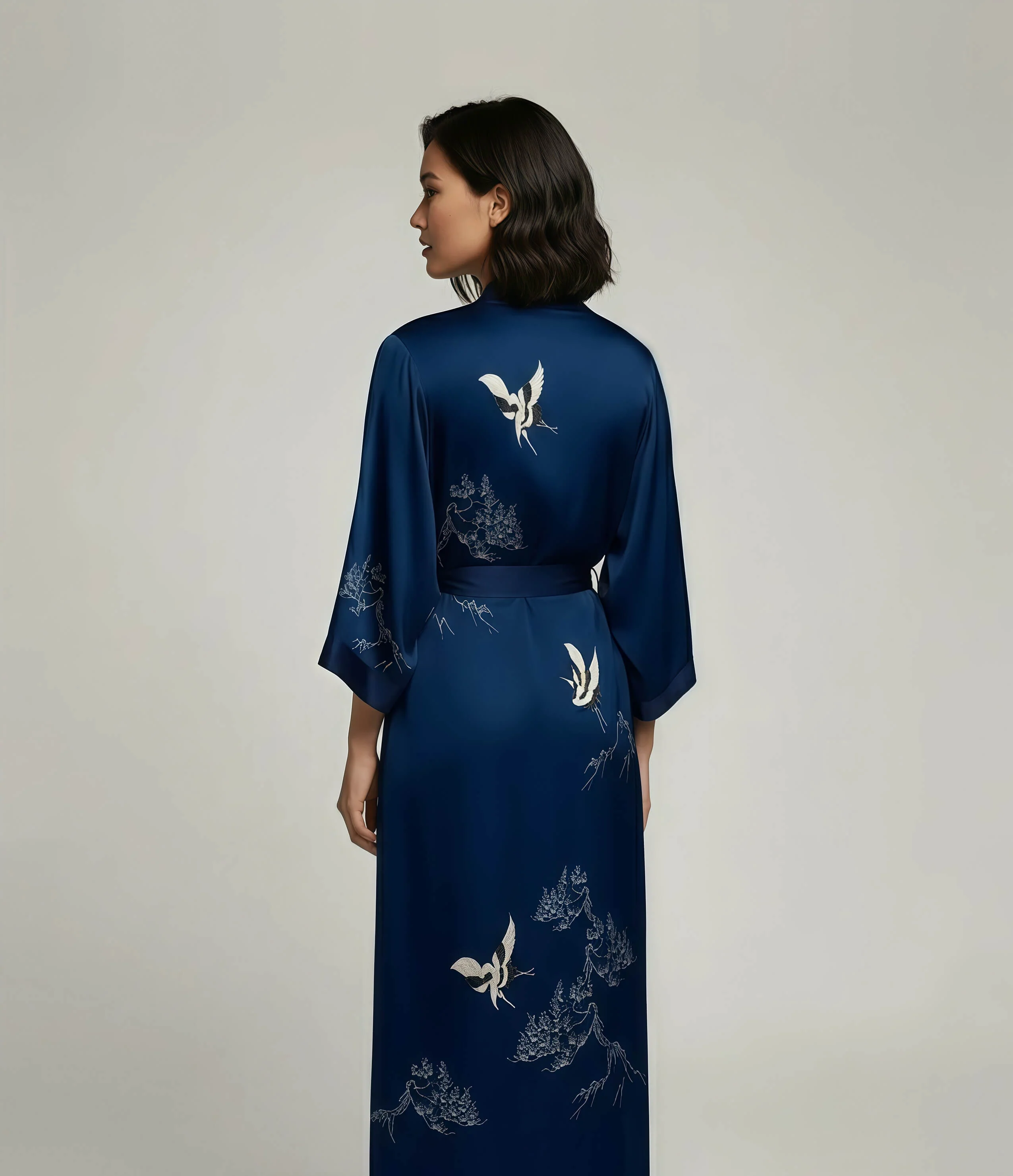 Tsubaki Kimono Robe - Image 3